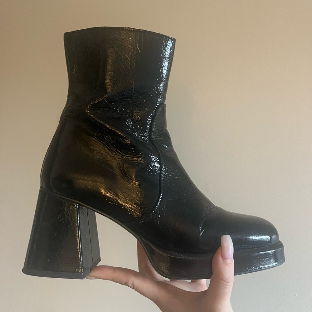 L’intervalle black leather heeled platform ankle boots
